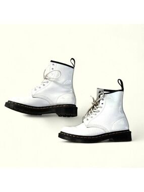 Dr. Martens 1460 Patent Leather Lace Up Boots Size 6